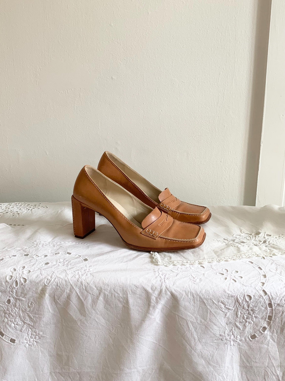 Y2K Fendi Caramel Square Toe Minimalist Loafer Heels 8.5 / 39.5