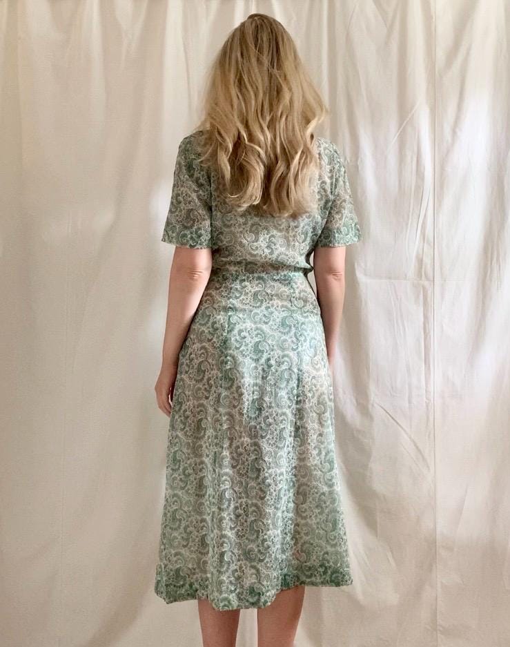 30s Cotton Voile 5th Ave Green Paisley Day Dress - Small to Medium